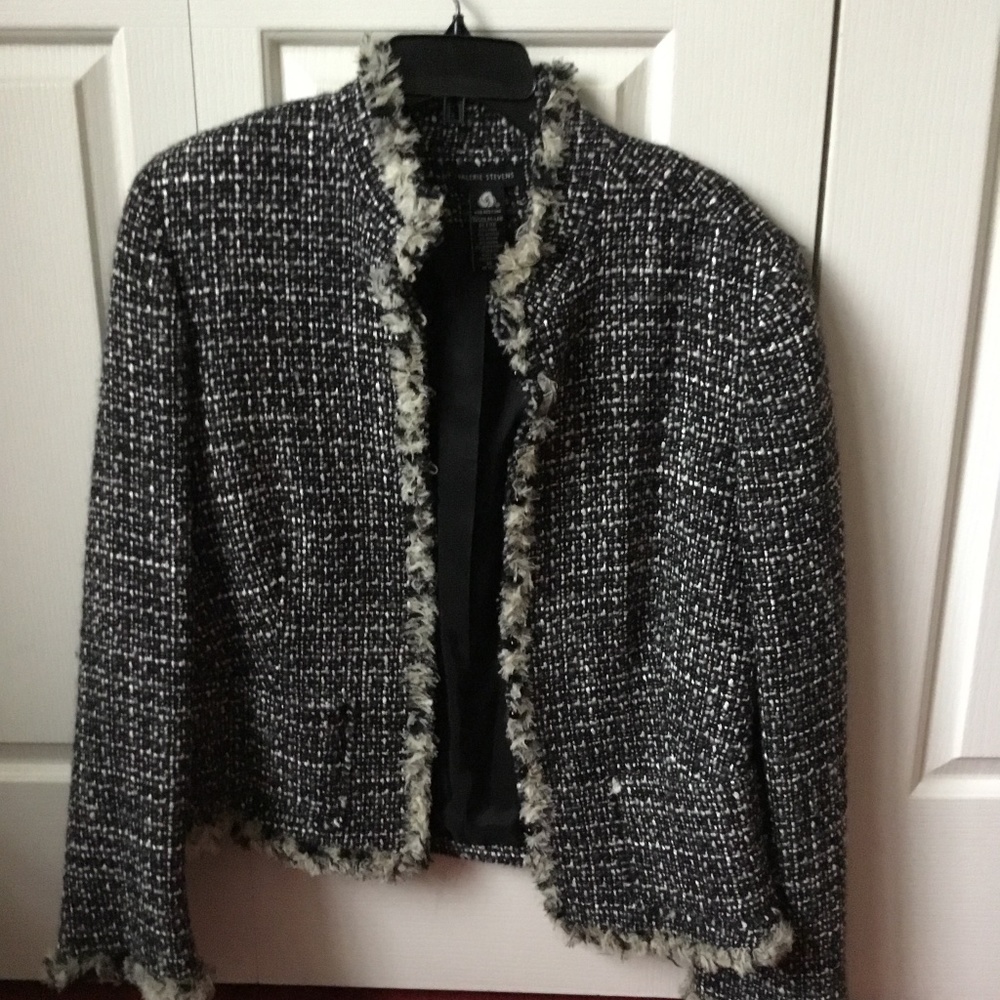 Valerie Stevens  Woolmark Blend black and white Jacket